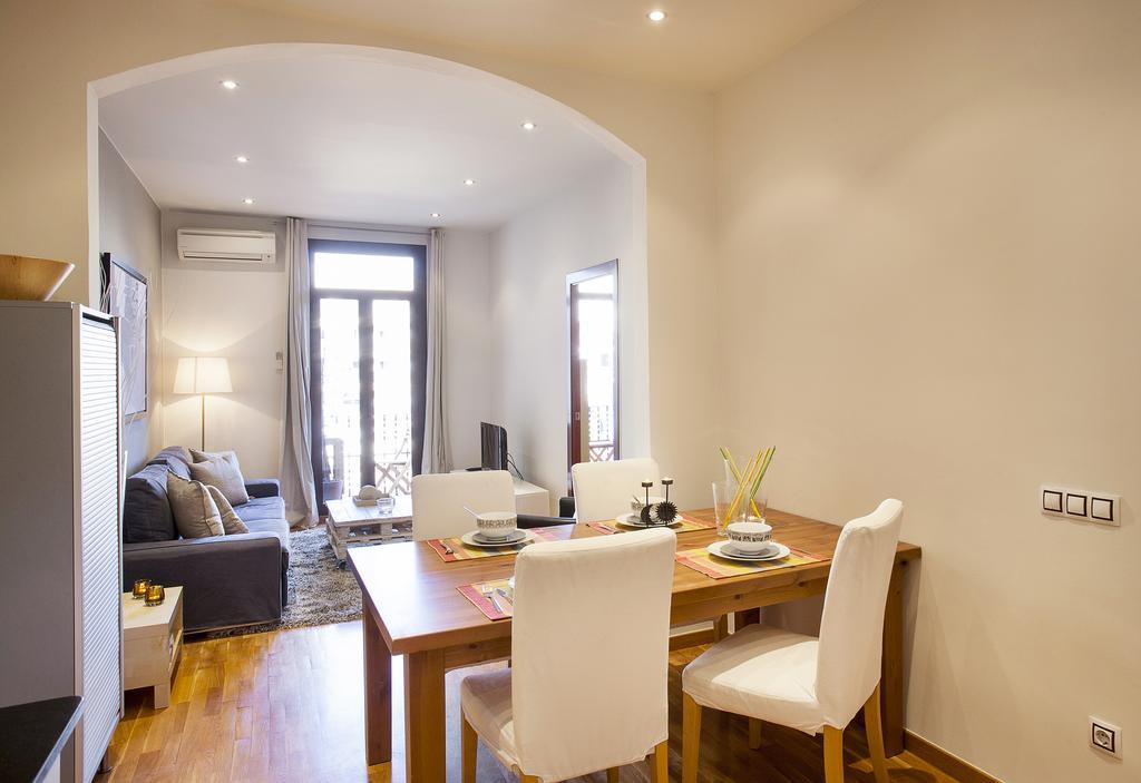 Apartments Barcelona & Home Deco Viladomat Exterior photo