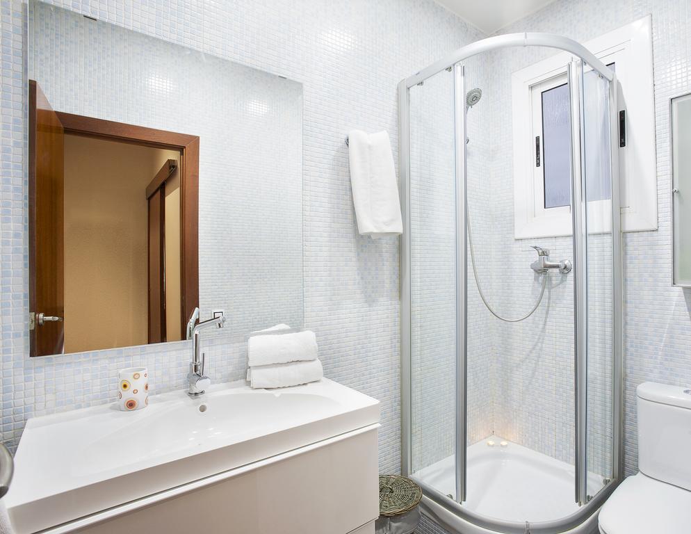Apartments Barcelona & Home Deco Viladomat Exterior photo
